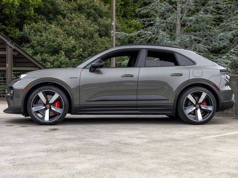 New 2026 Porsche Macan GTS Electric AWD/4WD image 2