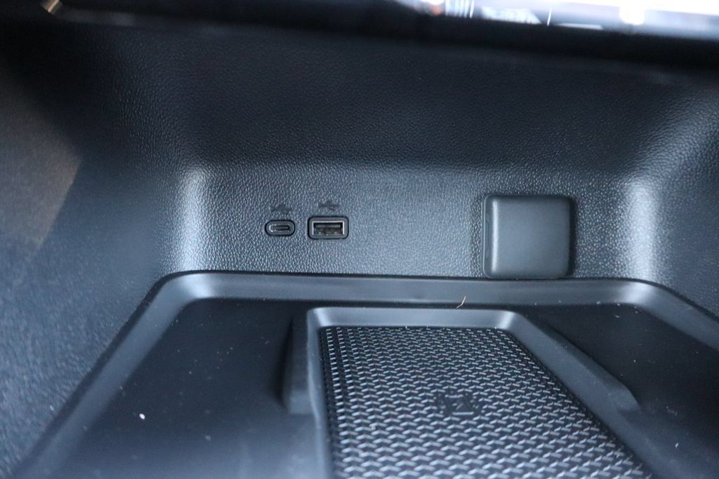New 2027 Chevrolet Traverse LT w/ Driver Confidence Package AWD/4WD image 21