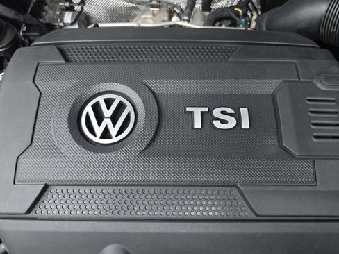 Used 2021 Volkswagen Atlas Cross Sport SE image 30