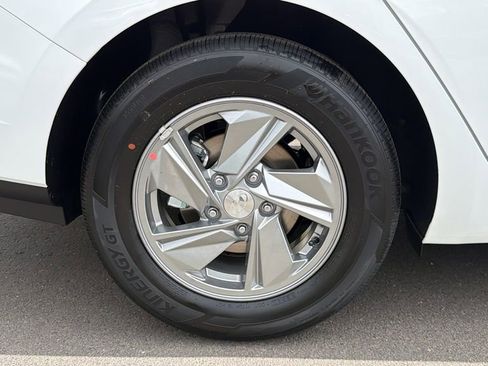 New 2026 Hyundai Elantra SE FWD image 18