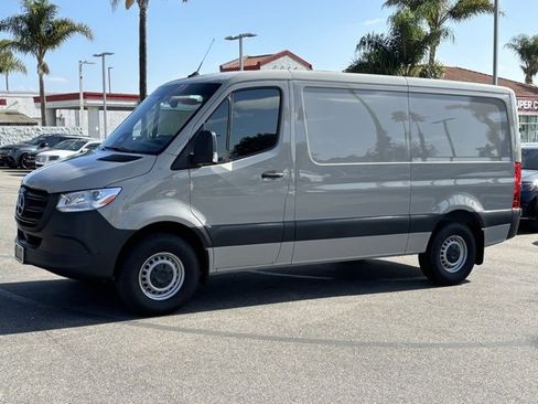 Used 2025 Mercedes-Benz Sprinter 2500 image 28
