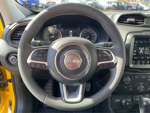 Used 2023 Jeep Renegade Latitude image 20