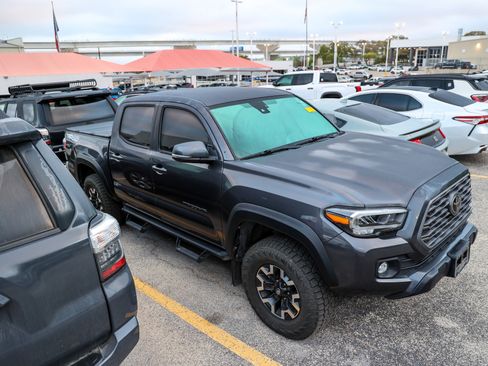 Used 2023 Toyota Tacoma TRD Off-Road image 7
