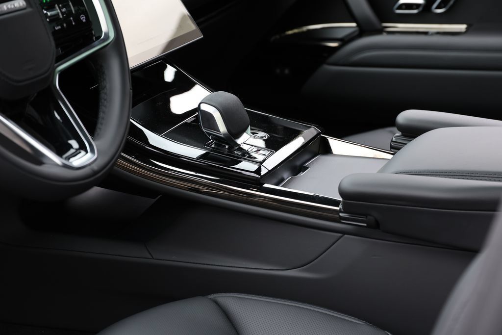 New 2025 Land Rover Range Rover Sport SE AWD/4WD image 8