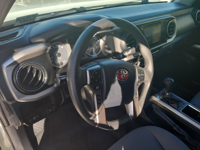 Used 2018 Toyota Tacoma SR5 RWD image 24