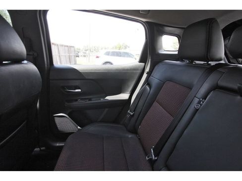 Used 2025 Nissan Kicks SR w/ SR Premium Package AWD/4WD image 12