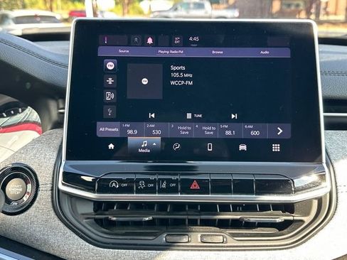 Used 2024 Jeep Compass Latitude image 20