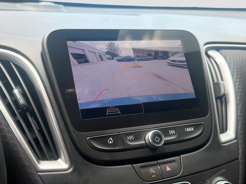 Used 2025 Chevrolet Malibu LS FWD image 14
