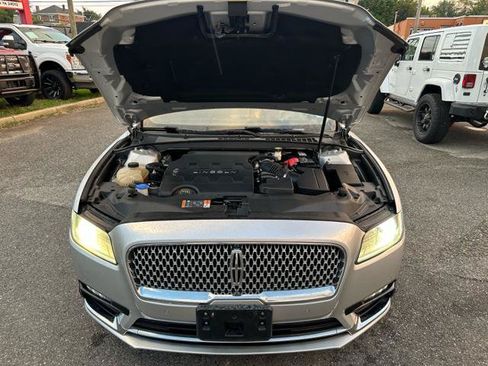 Used 2018 Lincoln Continental Premiere FWD image 17