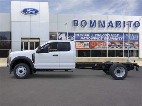 New 2026 Ford F450 XL w/ XL Chrome Package image 3