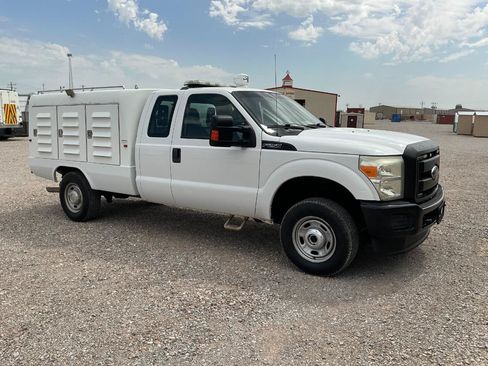 Used 2015 Ford F250 XL w/ Power Equipment Group AWD/4WD image 3