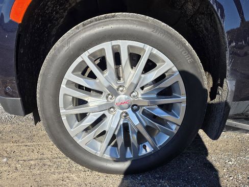 Used 2023 GMC Yukon Denali w/ Advanced Technology Package image 10