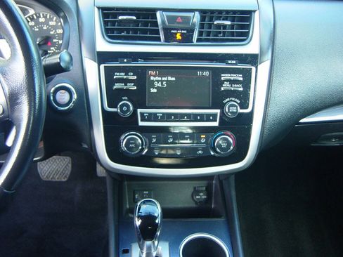 Used 2018 Nissan Altima 2.5 SR FWD image 8