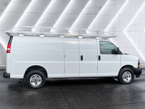 Certified 2023 GMC Savana 3500 Extended w/ Driver Convenience Package image 7