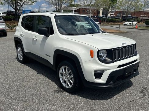 Used 2023 Jeep Renegade Latitude image 7