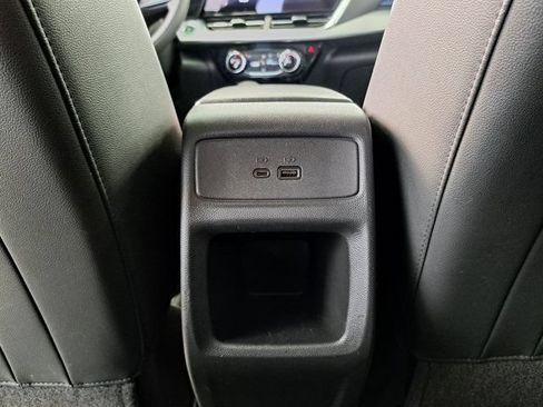 Used 2025 Chevrolet Trax LT FWD image 27