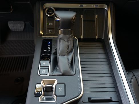 Used 2026 Lexus GX 550 AWD/4WD image 18