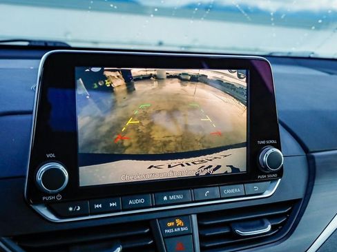 Used 2025 Nissan Altima 2.5 SV image 28