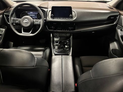 Used 2023 Nissan Rogue SV w/ SV Premium Package FWD image 12