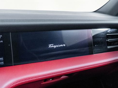 Used 2024 Porsche Taycan 4S w/ Premium Package image 51