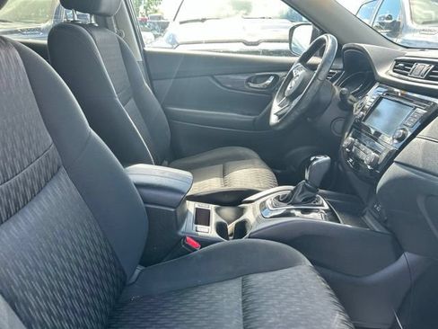 Used 2019 Nissan Rogue SV FWD image 7
