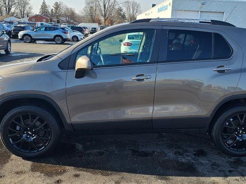 Certified 2022 Chevrolet Trax LT w/ Sport Edition image 4