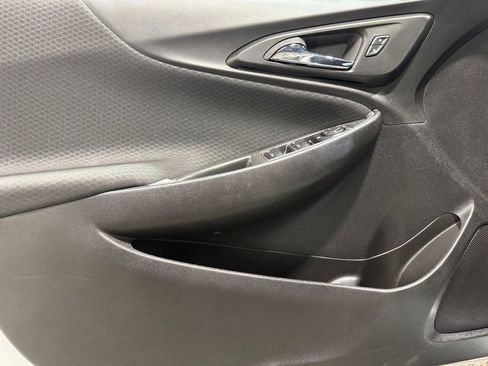 Used 2024 Chevrolet Malibu LT image 19