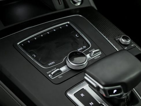 Used 2020 Audi SQ5 Premium Plus w/ Premium Plus Package image 35