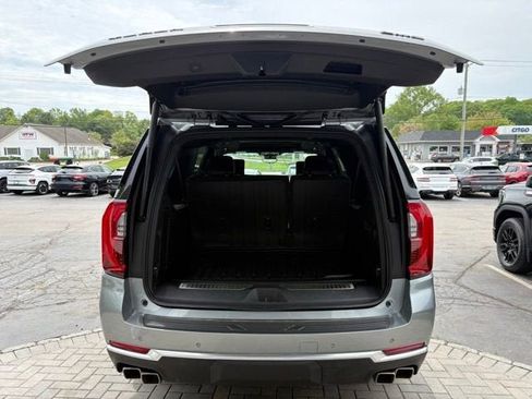 New 2026 GMC Yukon XL Denali w/ Denali Reserve Package AWD/4WD image 10