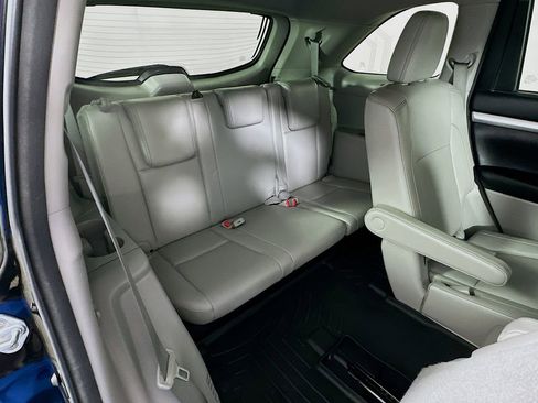 Used 2017 Toyota Highlander XLE image 34
