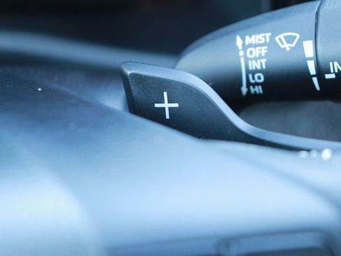 Used 2025 Toyota Camry SE image 14