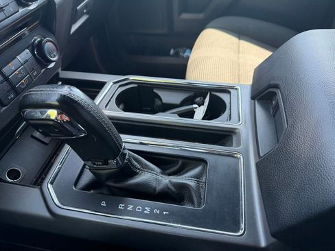 Used 2015 Ford F150 XLT w/ Equipment Group 302A Luxury AWD/4WD image 16