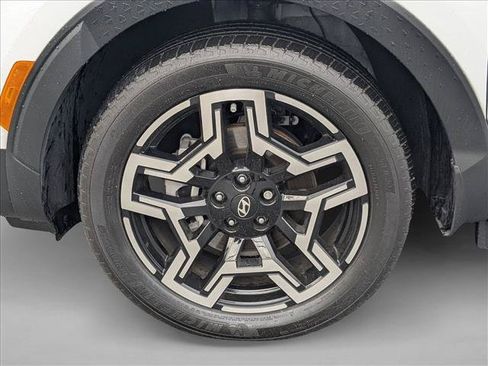 Used 2025 Hyundai Santa Cruz Limited AWD/4WD image 21