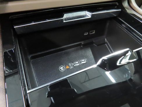 Used 2025 GMC Yukon Denali image 63