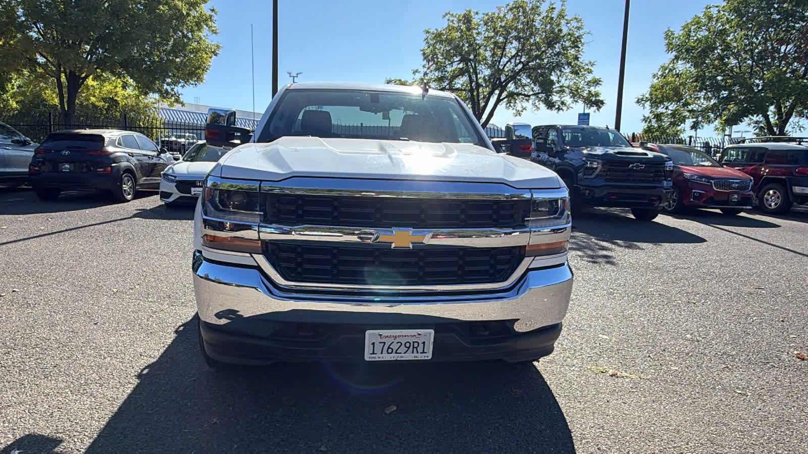 Used 2018 Chevrolet Silverado 1500 LT w/ Trailering Package AWD/4WD image 2
