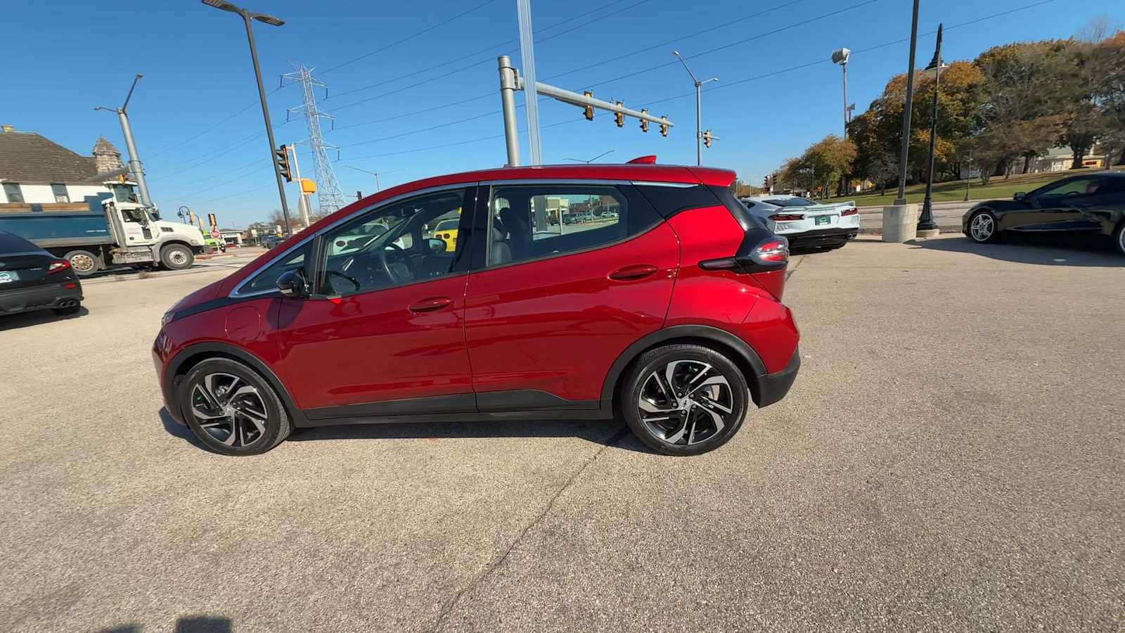 Certified 2023 Chevrolet Bolt LT w/ Infotainment Package FWD image 5