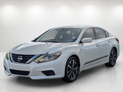 Used 2016 Nissan Altima 2.5 SR w/ LED Appearance Package