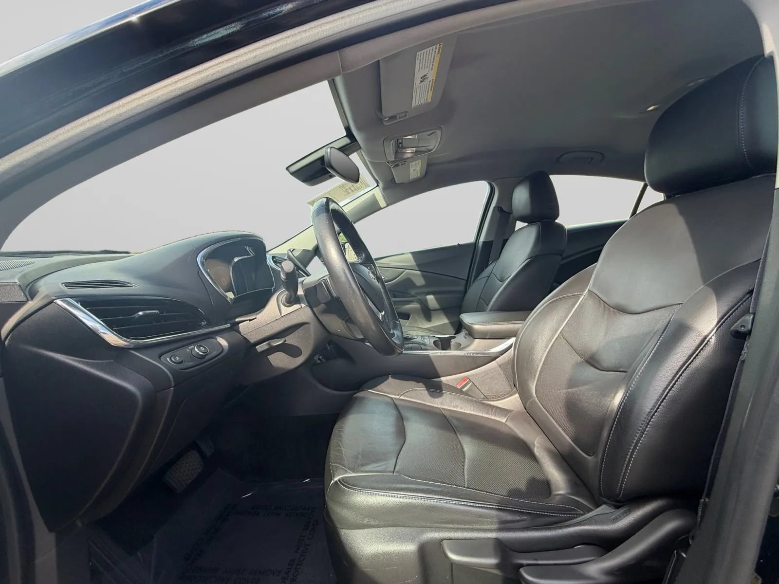Used 2016 Chevrolet Volt Premier w/ Driver Confidence Package FWD image 16