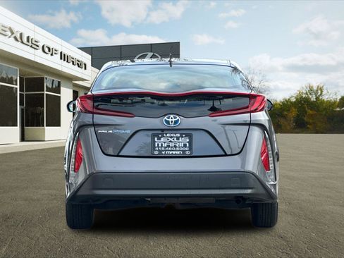 Used 2017 Toyota Prius Prime Premium image 9