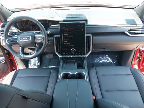 Used 2025 GMC Acadia Elevation w/ Elevation Premium Package FWD image 9