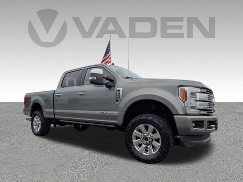 Used 2019 Ford F250 Platinum w/ Platinum Ultimate Package image 3