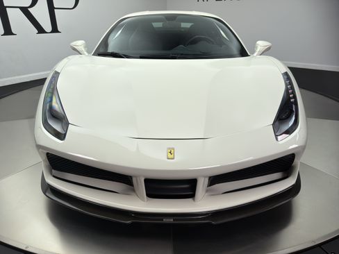 Used 2019 Ferrari 488 GTB RWD image 18