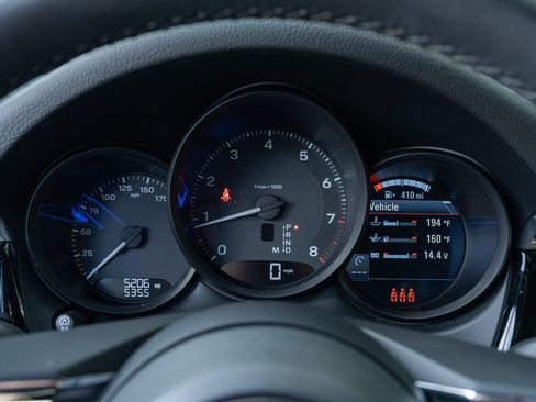 Certified 2026 Porsche Macan AWD/4WD image 26
