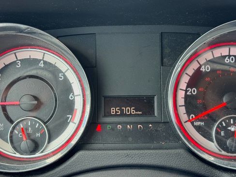 Used 2018 Dodge Grand Caravan SE FWD image 23