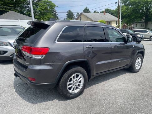 Used 2019 Jeep Grand Cherokee Laredo AWD/4WD image 6