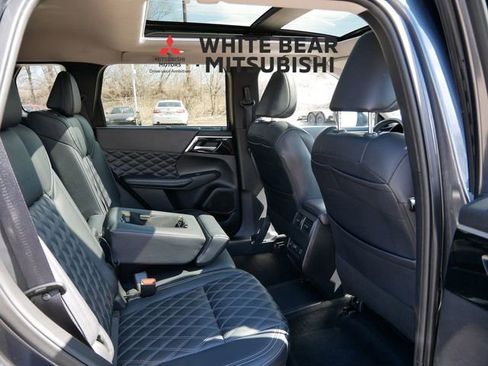 Used 2024 Mitsubishi Outlander SEL AWD/4WD image 8