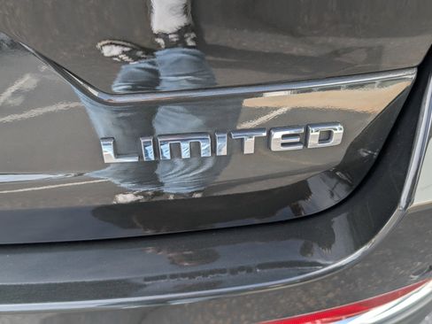 Used 2024 Jeep Grand Cherokee Limited image 38