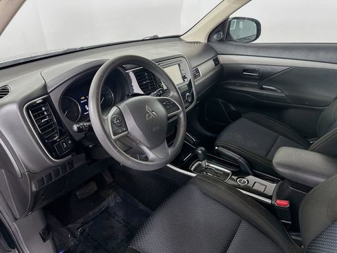 Used 2018 Mitsubishi Outlander ES image 13