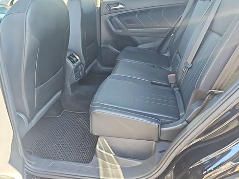 Used 2022 Volkswagen Tiguan SE AWD/4WD image 20