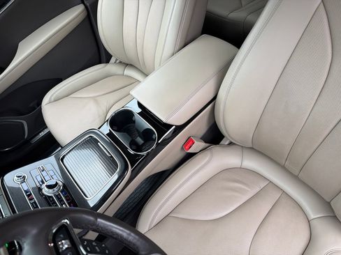 Used 2023 Lincoln Nautilus Reserve AWD/4WD image 18